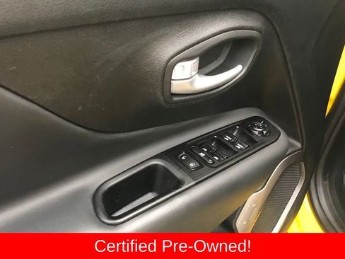 Certified 2023 Jeep Renegade Latitude image 10