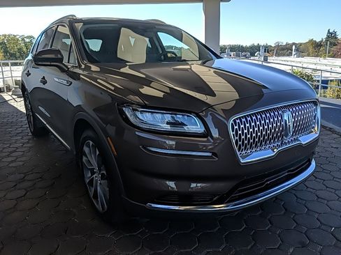 Certified 2022 Lincoln Nautilus Reserve w/ Luxury Package image 3