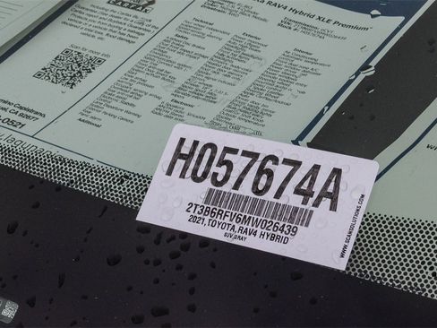 Used 2021 Toyota RAV4 XLE Premium image 29