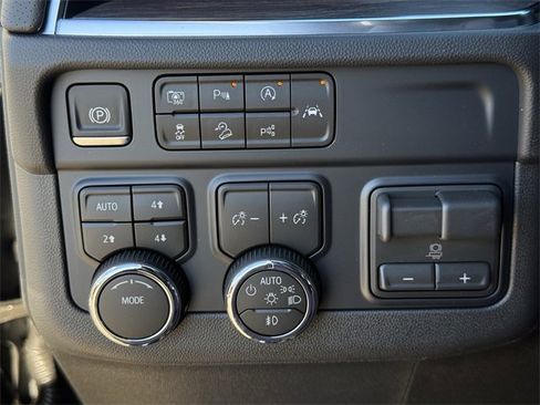 New 2026 Chevrolet Suburban Premier w/ Sun And Tow Package image 21