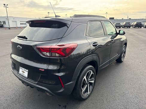Used 2023 Chevrolet TrailBlazer RS w/ Sun and Liftgate Package image 8