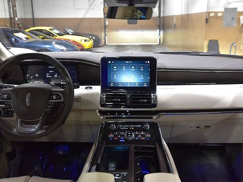 Used 2019 Lincoln Navigator Reserve AWD/4WD image 41