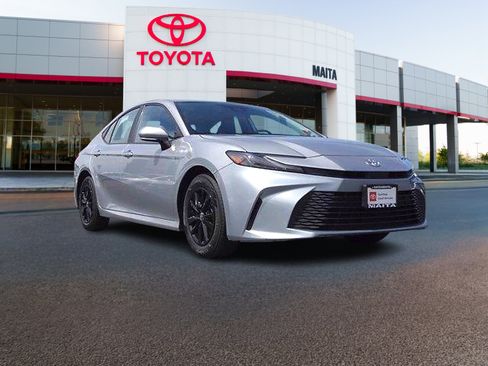 Certified 2025 Toyota Camry LE FWD image 1