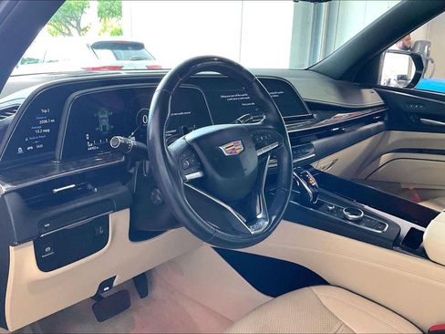 Used 2024 Cadillac Escalade Premium Luxury RWD image 4
