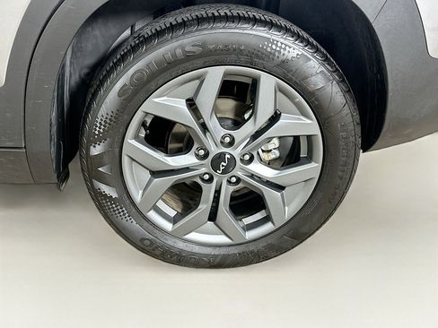 Used 2026 Kia Seltos LX FWD image 11