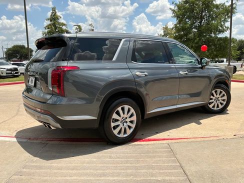 Used 2025 Hyundai Palisade SEL FWD image 6
