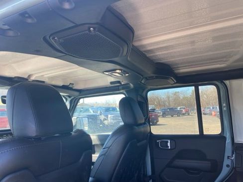 Used 2023 Jeep Wrangler Unlimited Rubicon w/ Steel Bumper Group image 12