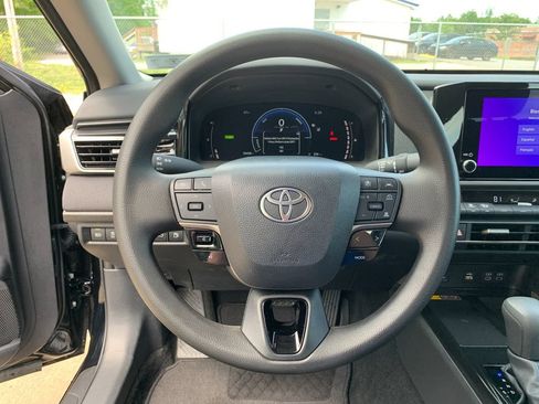 Used 2026 Toyota Camry LE FWD image 26