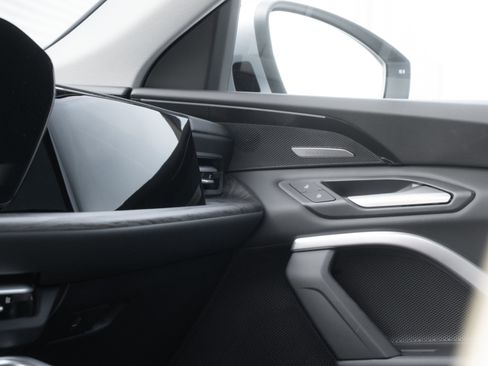 Certified 2025 Audi Q5 Premium Plus w/ Premium Plus image 16