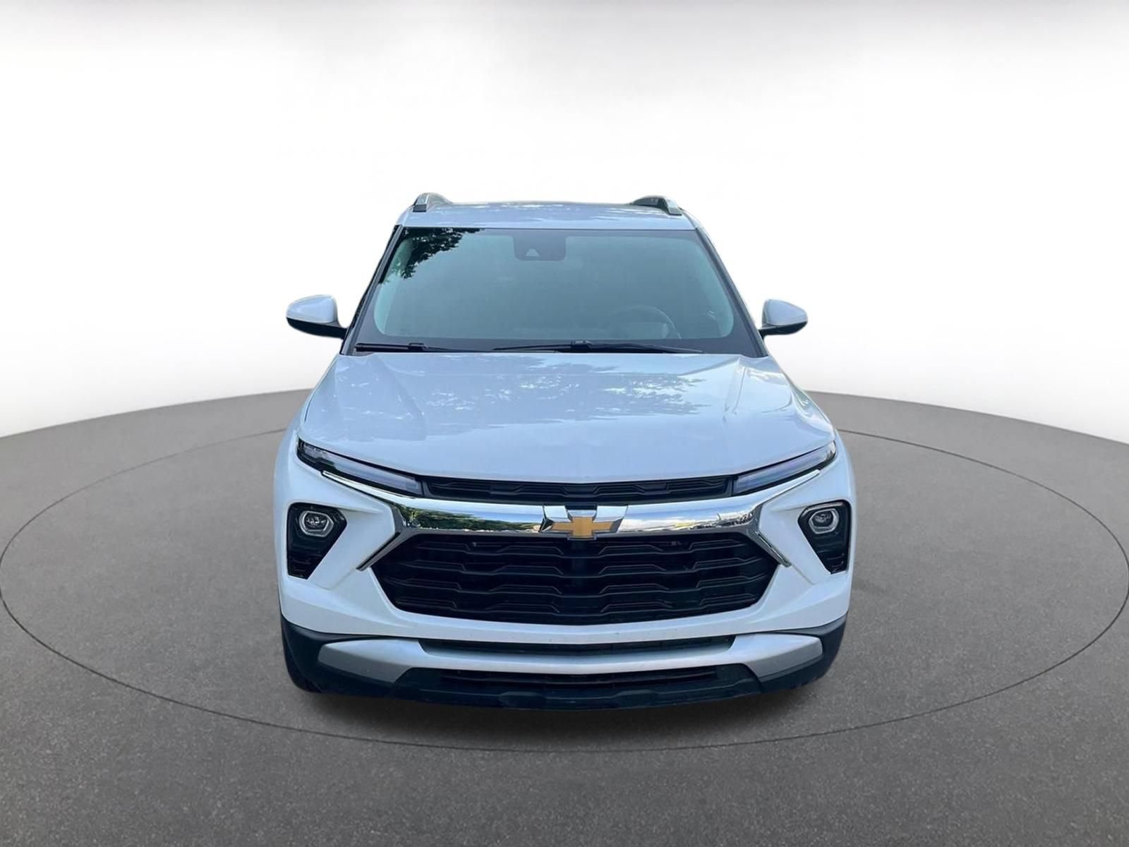 Used 2025 Chevrolet TrailBlazer LT FWD image 3