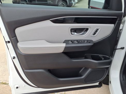 Used 2024 Honda Pilot Touring image 28