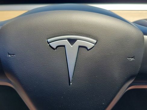 Used 2022 Tesla Model Y Long Range AWD/4WD image 9