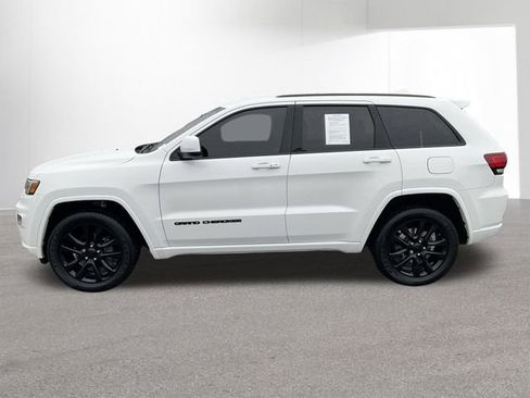 Used 2020 Jeep Grand Cherokee Altitude AWD/4WD image 4