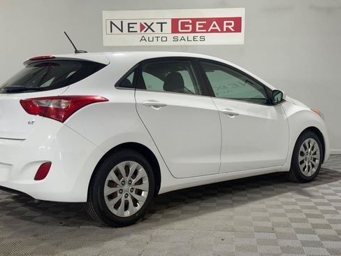 Used 2017 Hyundai Elantra GT FWD image 9