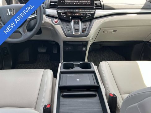 Used 2025 Honda Odyssey EX-L image 16