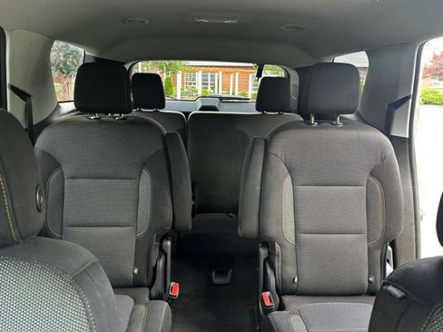 Used 2018 Chevrolet Traverse LT FWD image 10