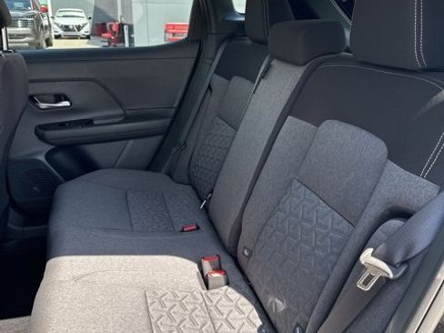 New 2025 Nissan Kicks SV image 11
