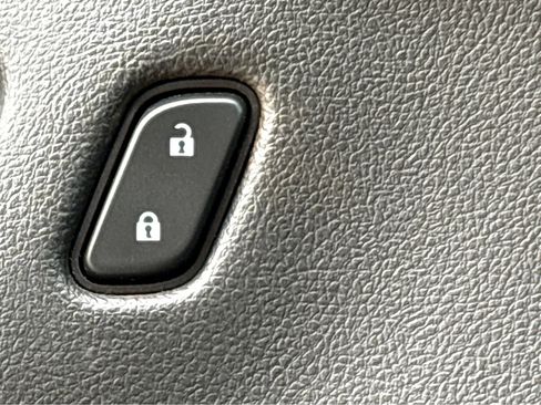 Used 2019 Chevrolet Impala LS image 25