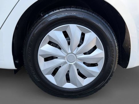 Used 2018 Kia Forte LX FWD image 11