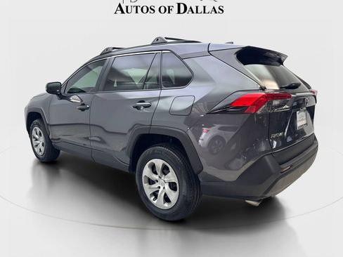 Used 2021 Toyota RAV4 LE FWD image 9