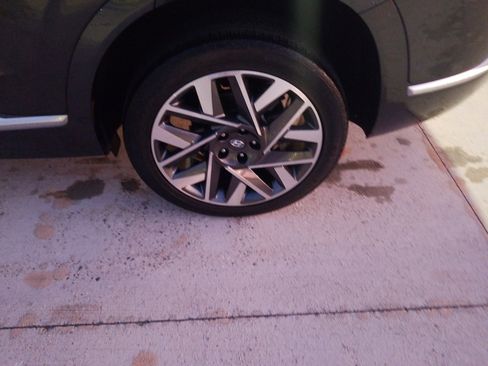 Used 2023 Hyundai Santa Fe Calligraphy image 23