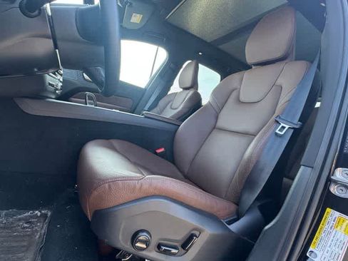 Used 2023 Volvo XC60 B5 Plus w/ Protection Package Premier FWD image 19