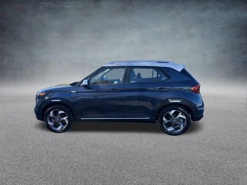 Used 2024 Hyundai Venue Limited image 23