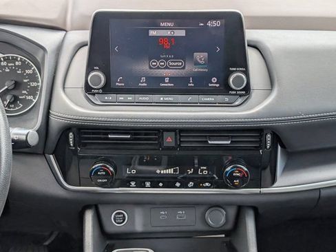Used 2022 Nissan Rogue SV AWD/4WD image 17