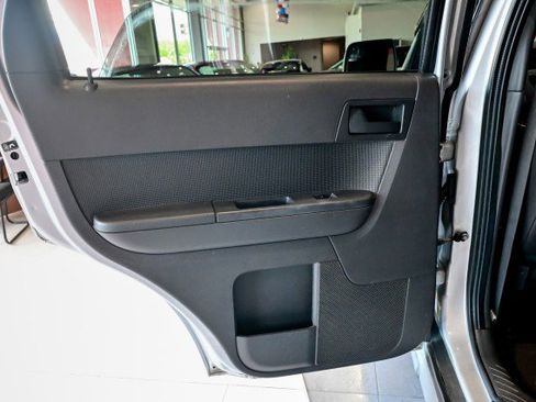 Used 2011 Ford Escape XLT w/ 203A Rapid Spec Order Code AWD/4WD image 18