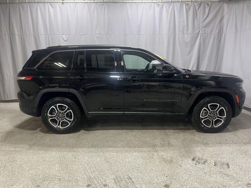 Used 2022 Jeep Grand Cherokee Trailhawk AWD/4WD image 5