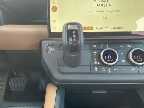 New 2026 Land Rover Defender 110 S image 18