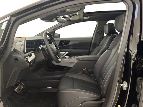 Certified 2025 Cadillac Optiq Luxury 2 w/ LPO, Floor Liner Package AWD/4WD image 12