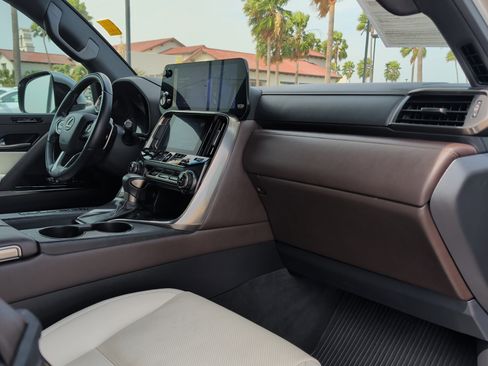 Used 2023 Lexus LX 600 4WD w/ Accessory Package (Z1) image 30