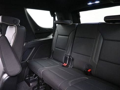Used 2023 GMC Yukon SLT w/ SLT Luxury Package AWD/4WD image 27