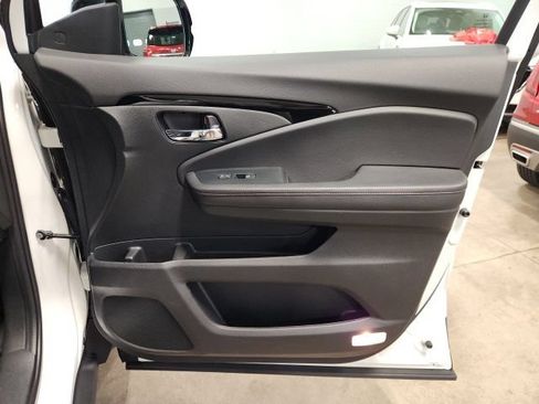 Certified 2023 Honda Ridgeline Black Edition image 35