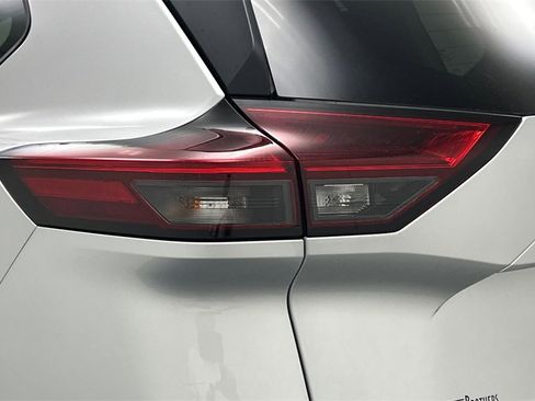 Certified 2023 Nissan Rogue SV w/ SV Premium Package image 23