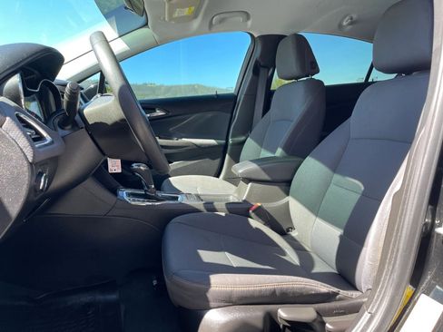 Used 2019 Chevrolet Cruze LS image 15