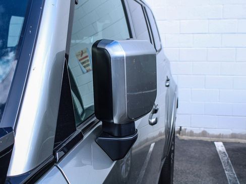 Used 2025 Lexus GX 550 AWD/4WD image 7