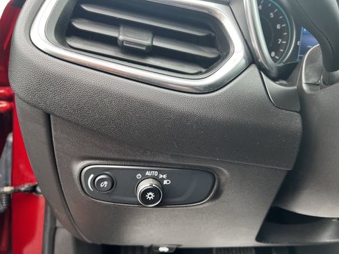 Used 2024 Chevrolet Equinox LT image 13