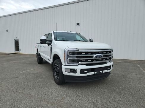 Used 2024 Ford F250 Platinum w/ FX4 Off-Road Package AWD/4WD image 2