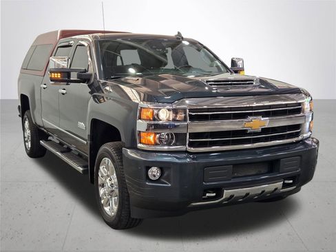 Used 2018 Chevrolet Silverado 2500 High Country w/ Duramax Plus Package AWD/4WD image 8
