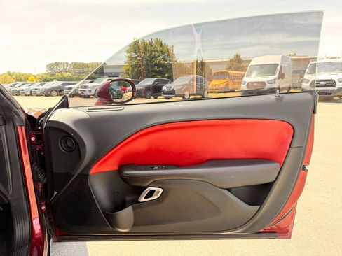 Used 2019 Dodge Challenger SXT w/ Driver Convenience Group RWD image 18