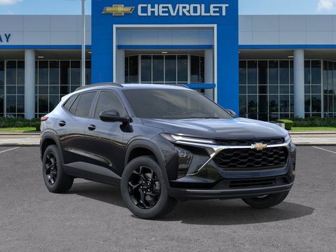 New 2026 Chevrolet Trax LT w/ Driver Confidence Package FWD image 7