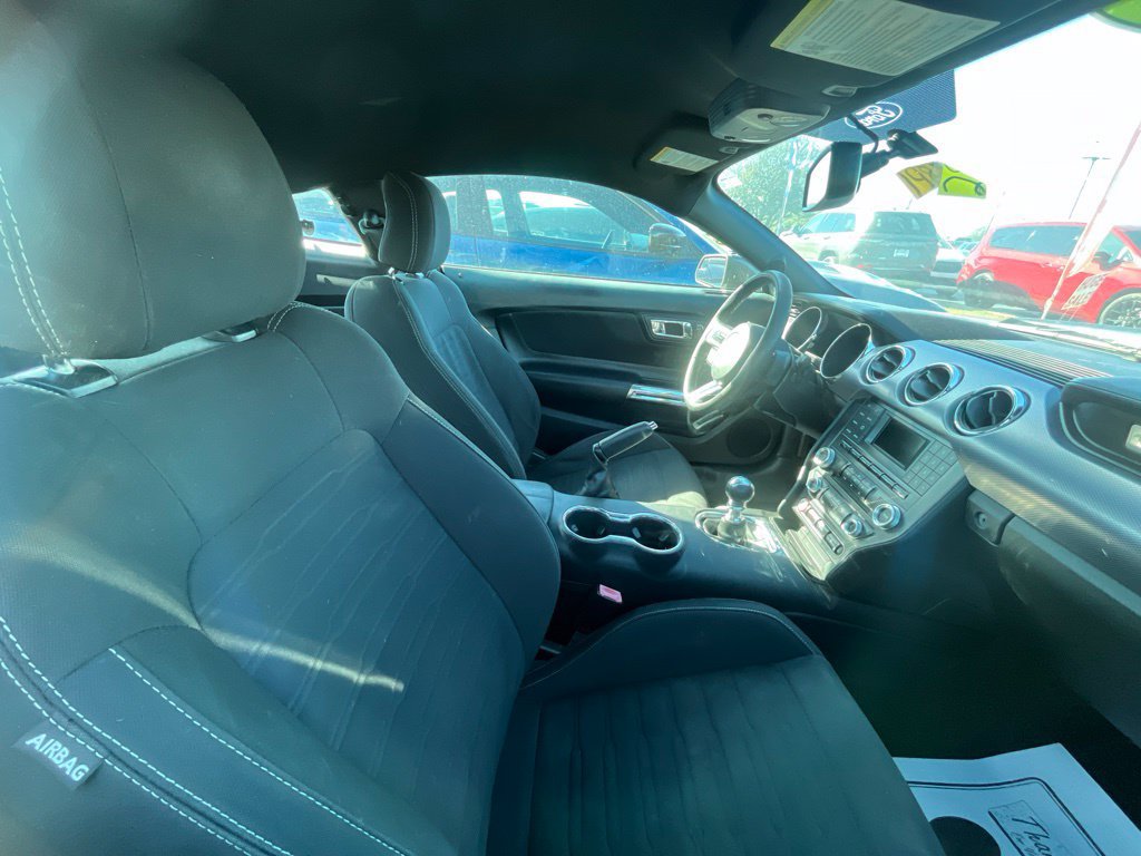 Used 2017 Ford Mustang Coupe RWD image 11