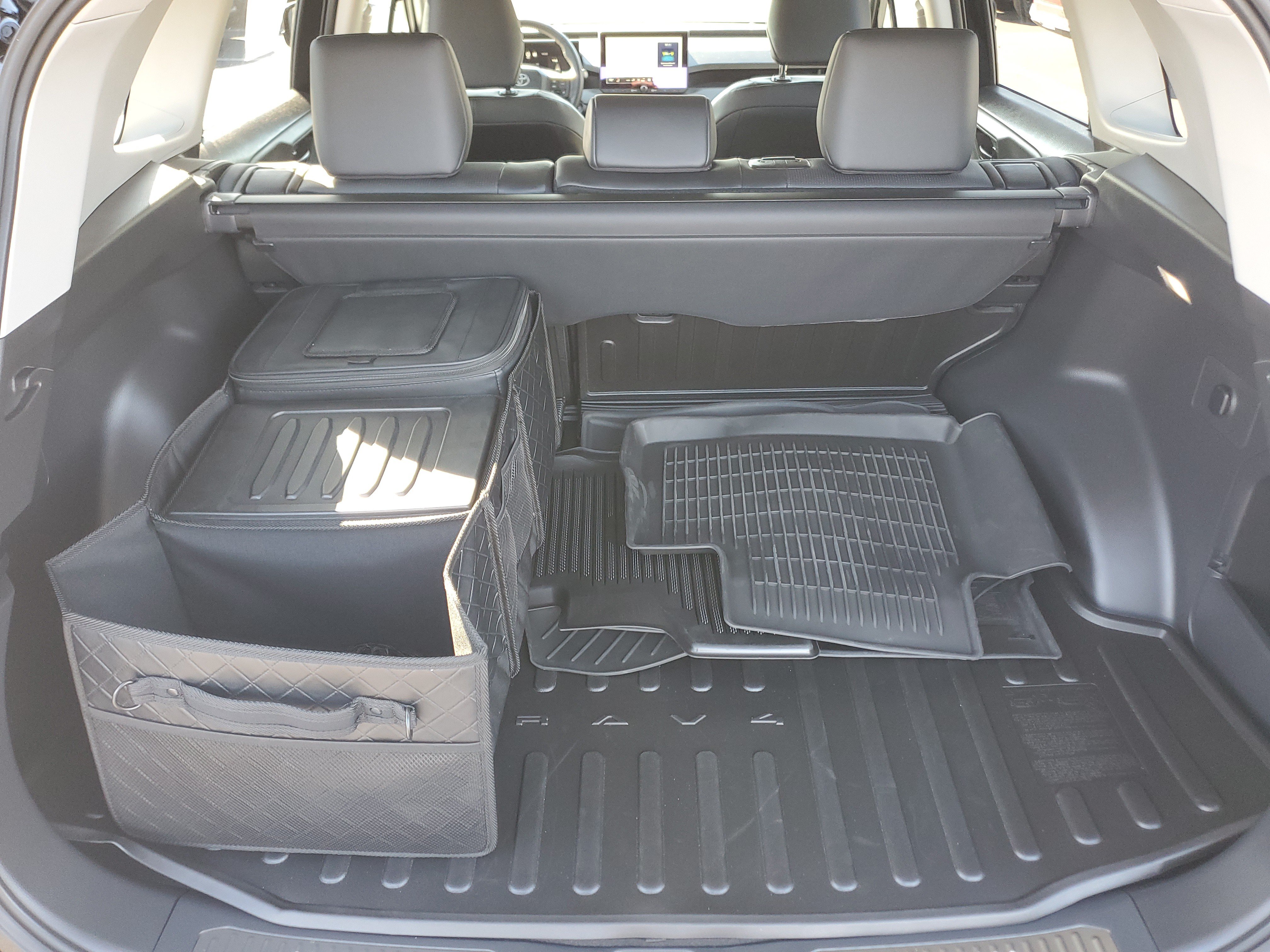 Used 2026 Toyota RAV4 XLE Premium FWD image 8
