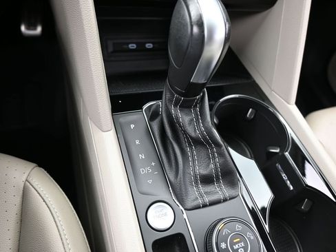 Used 2023 Volkswagen Atlas SEL R-Line image 30