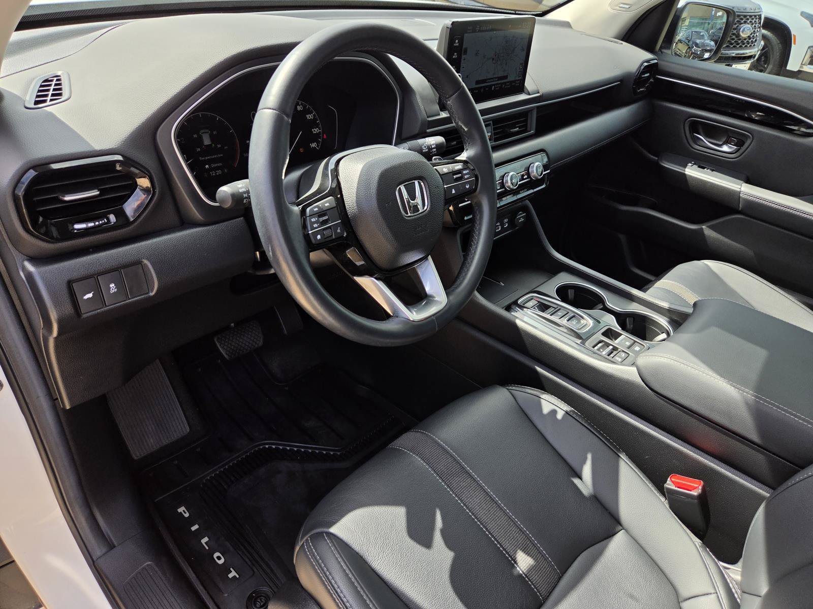 Used 2025 Honda Pilot Touring image 21