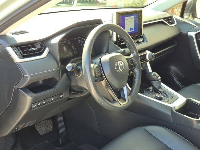 Used 2023 Toyota RAV4 XLE Premium AWD/4WD image 9