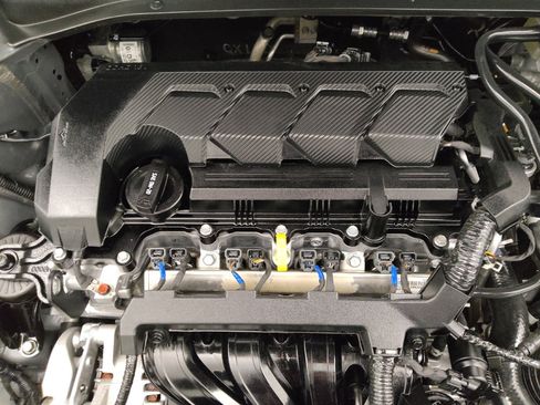 Used 2025 Hyundai Venue SEL image 30