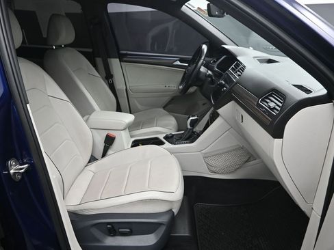 Used 2022 Volkswagen Tiguan SEL R-Line image 41